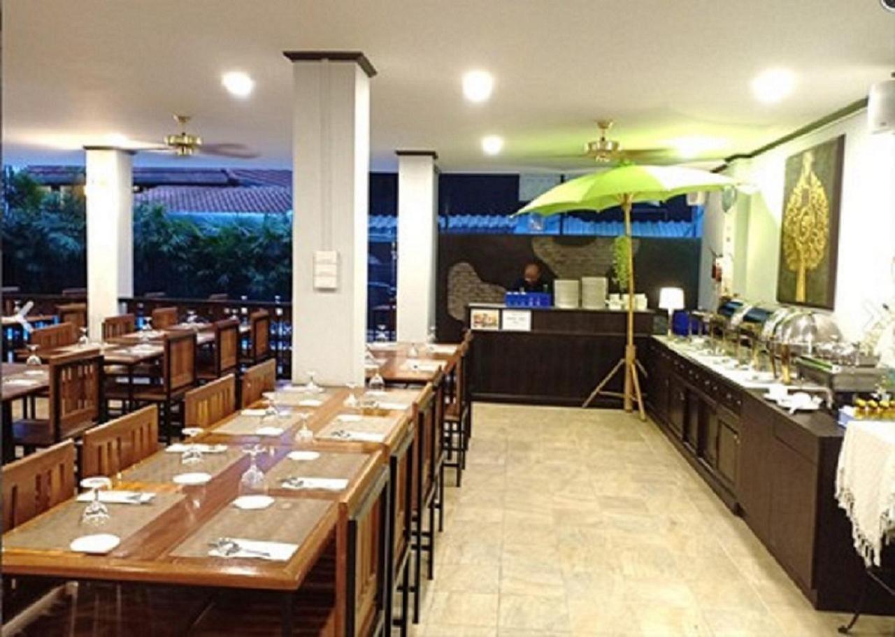 Ratana Hotel Chiang Mai Exterior foto